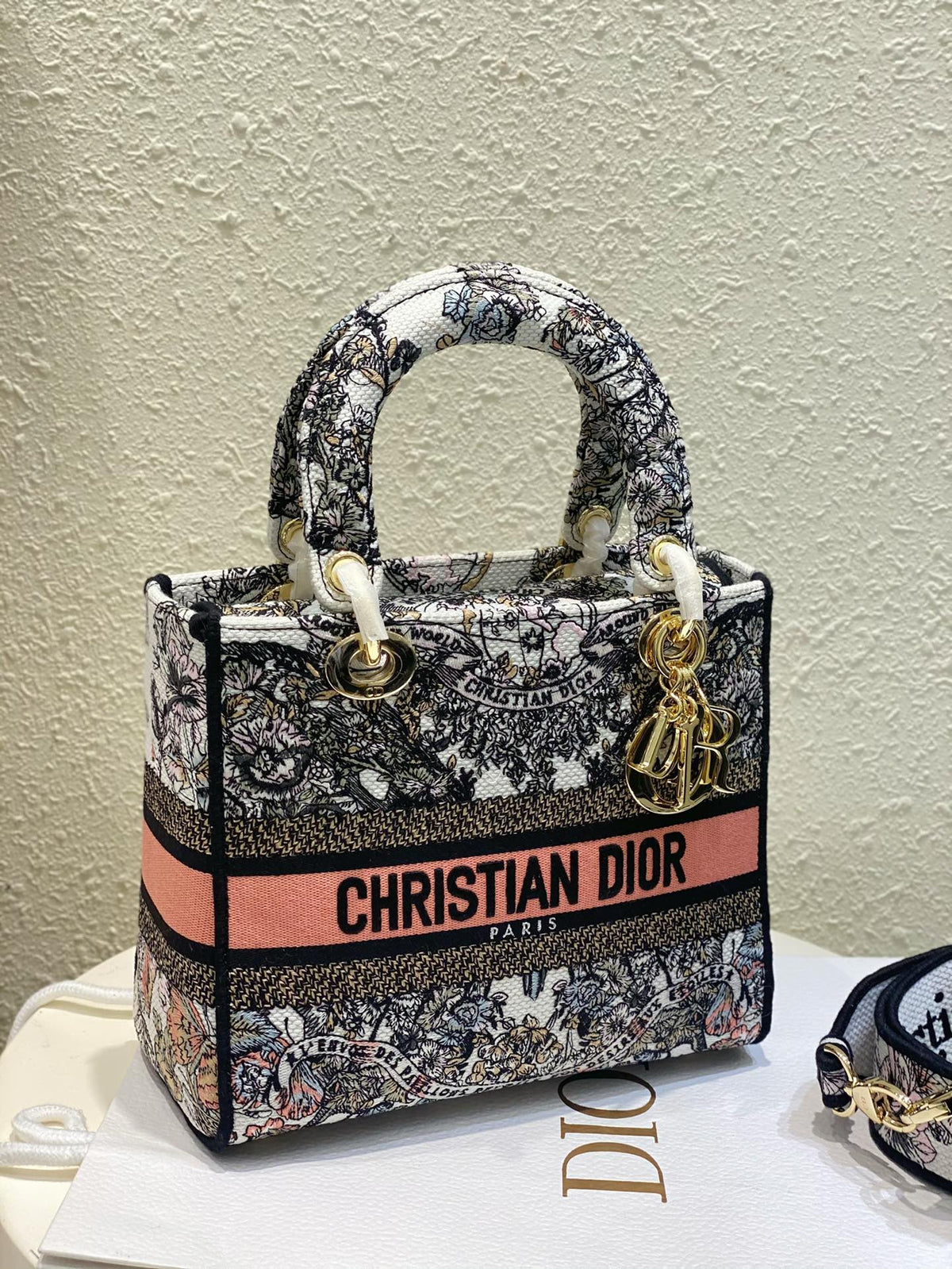 Exquisite leather bags-142