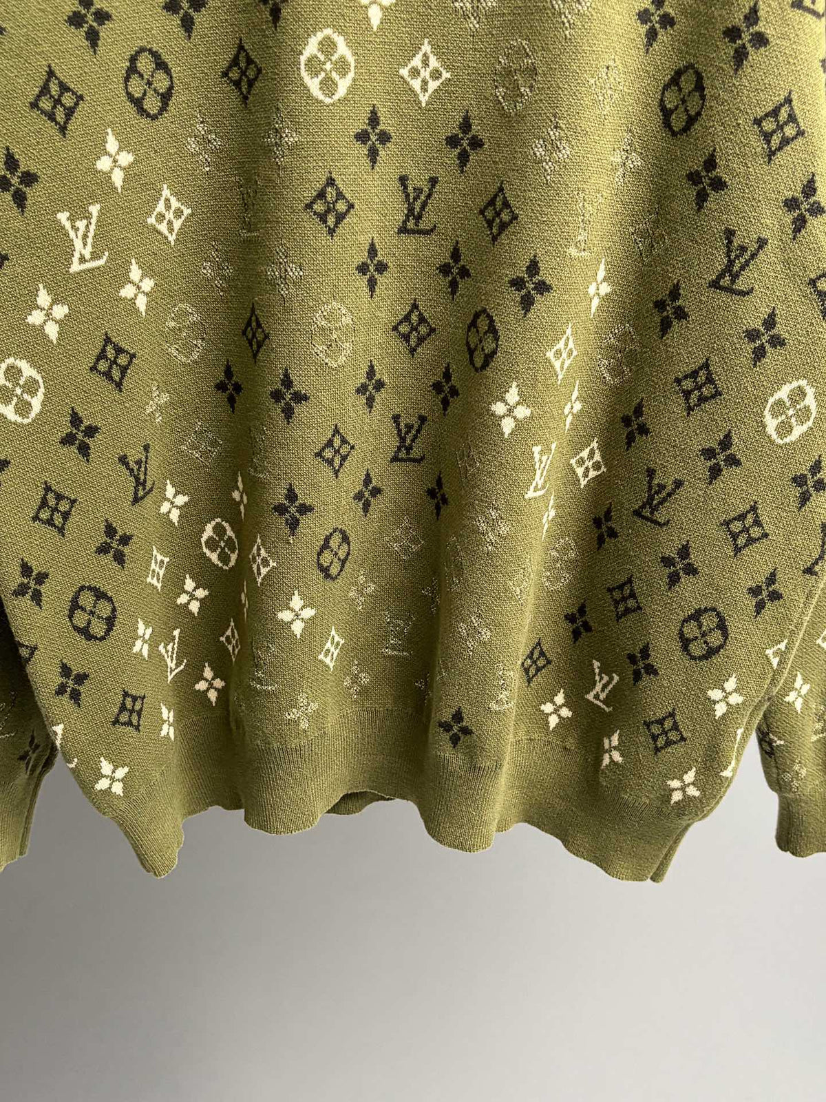 Classic Fashion Sweater-101