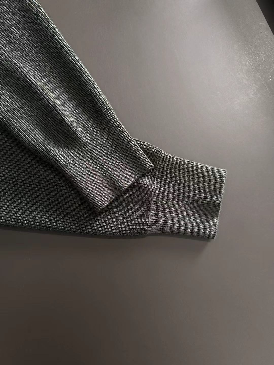 Classic Fashion Sweater-109