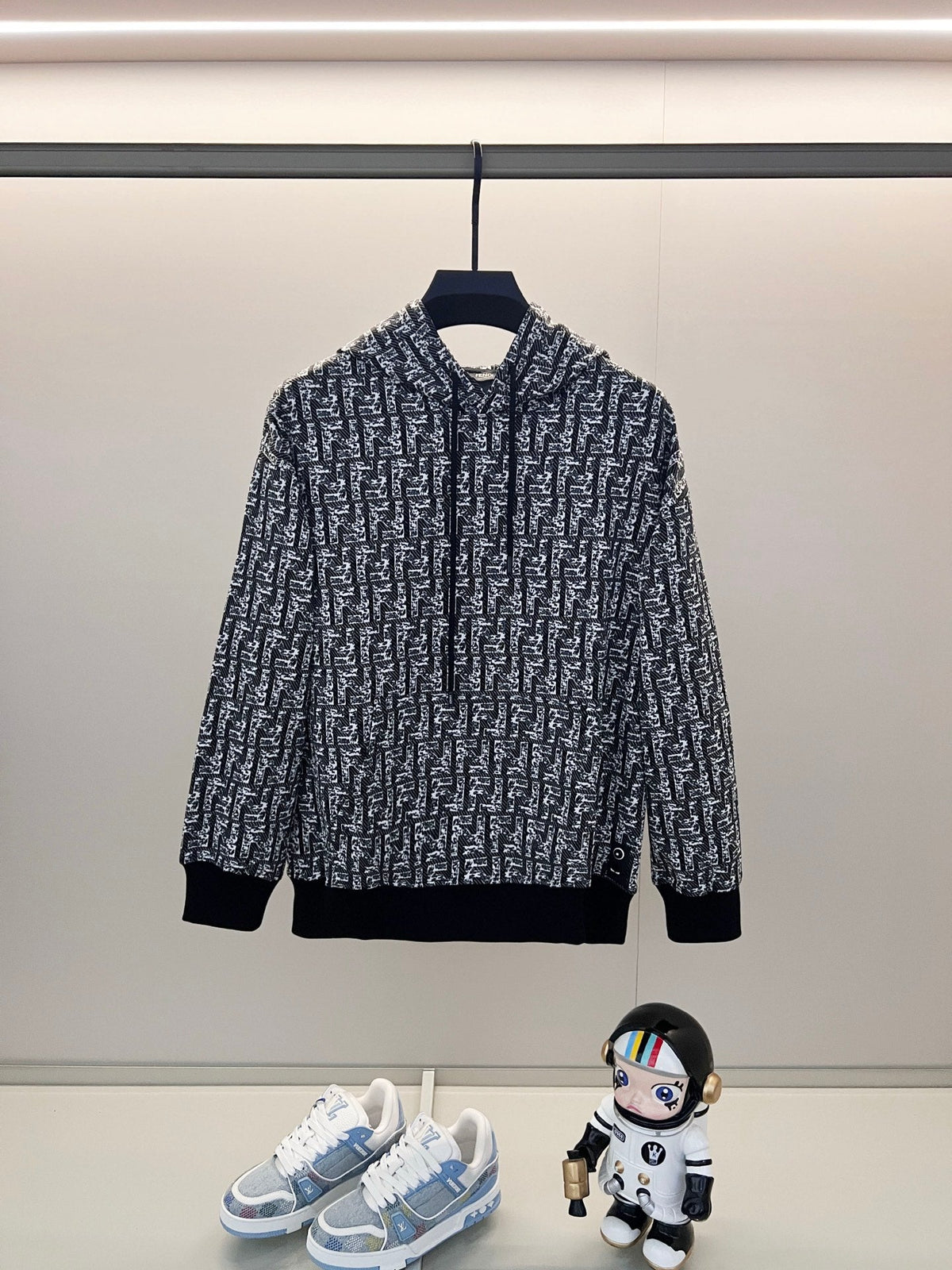 Classic Fit Hoodie-1060