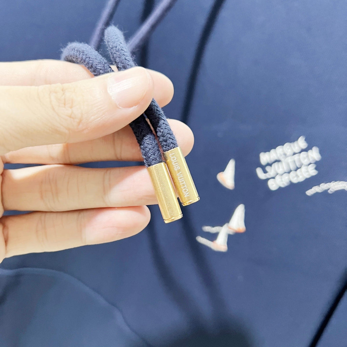 Classic Fit Hoodie-1063