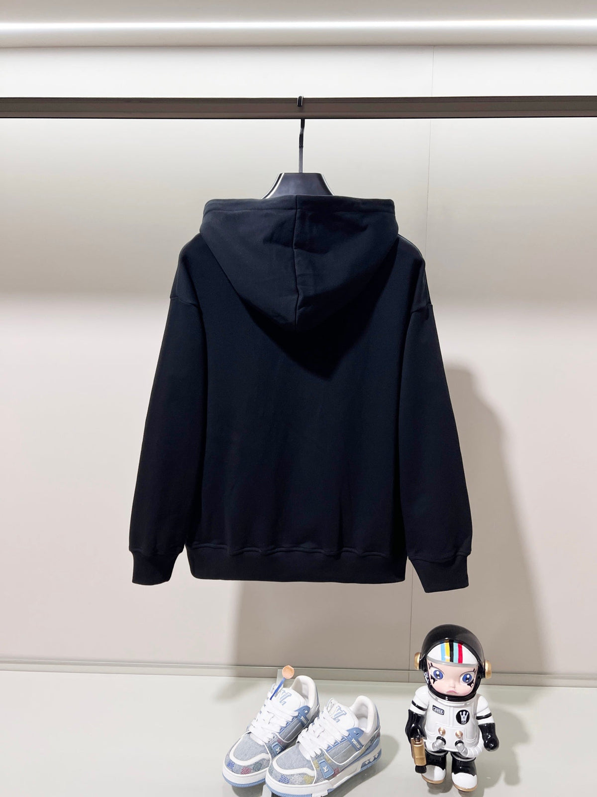 Classic Fit Hoodie-1072