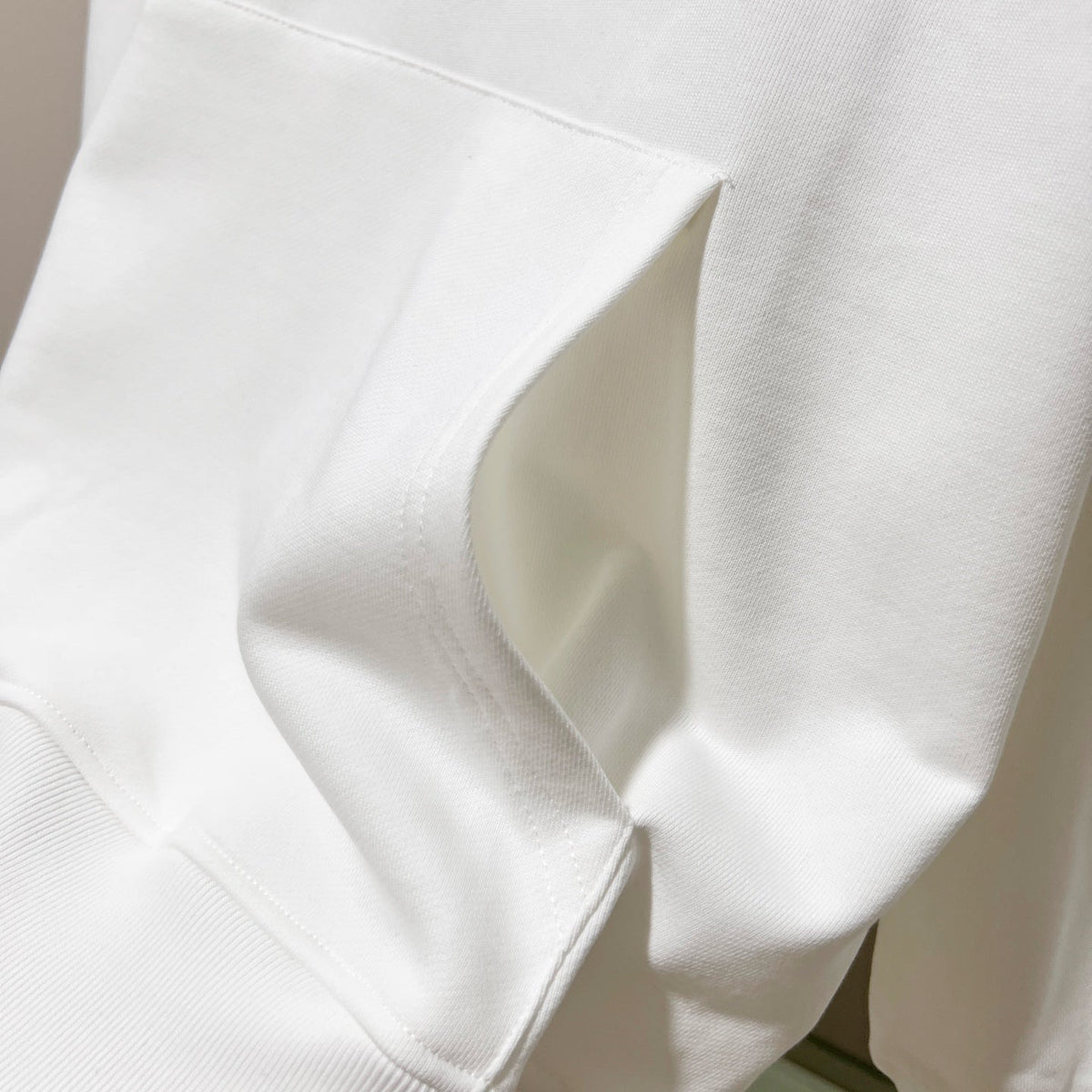 Classic Fit Hoodie-1077