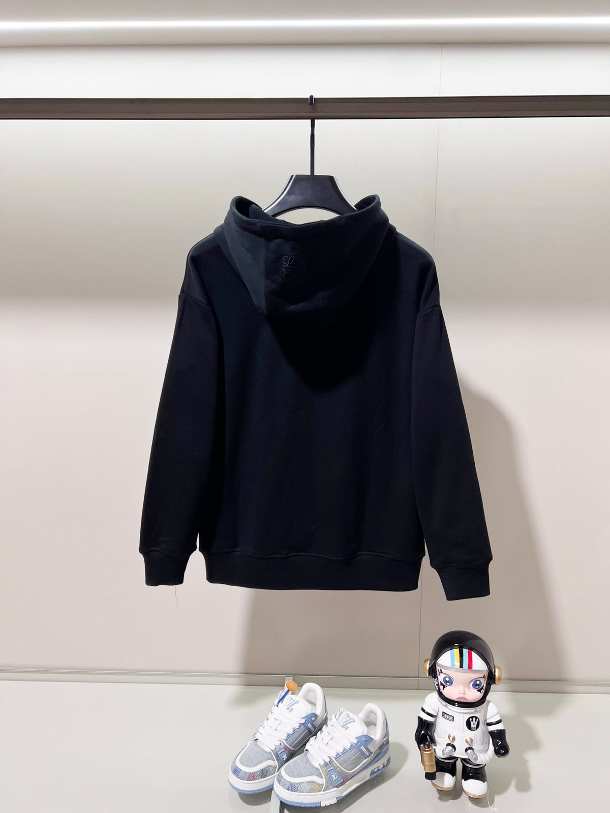 Classic Fit Hoodie-1095