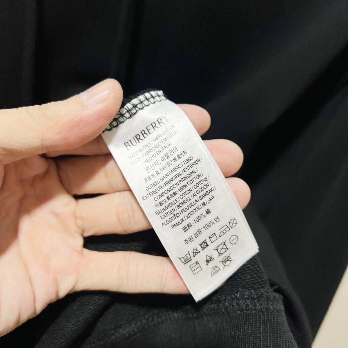 Classic Fit Hoodie-1098