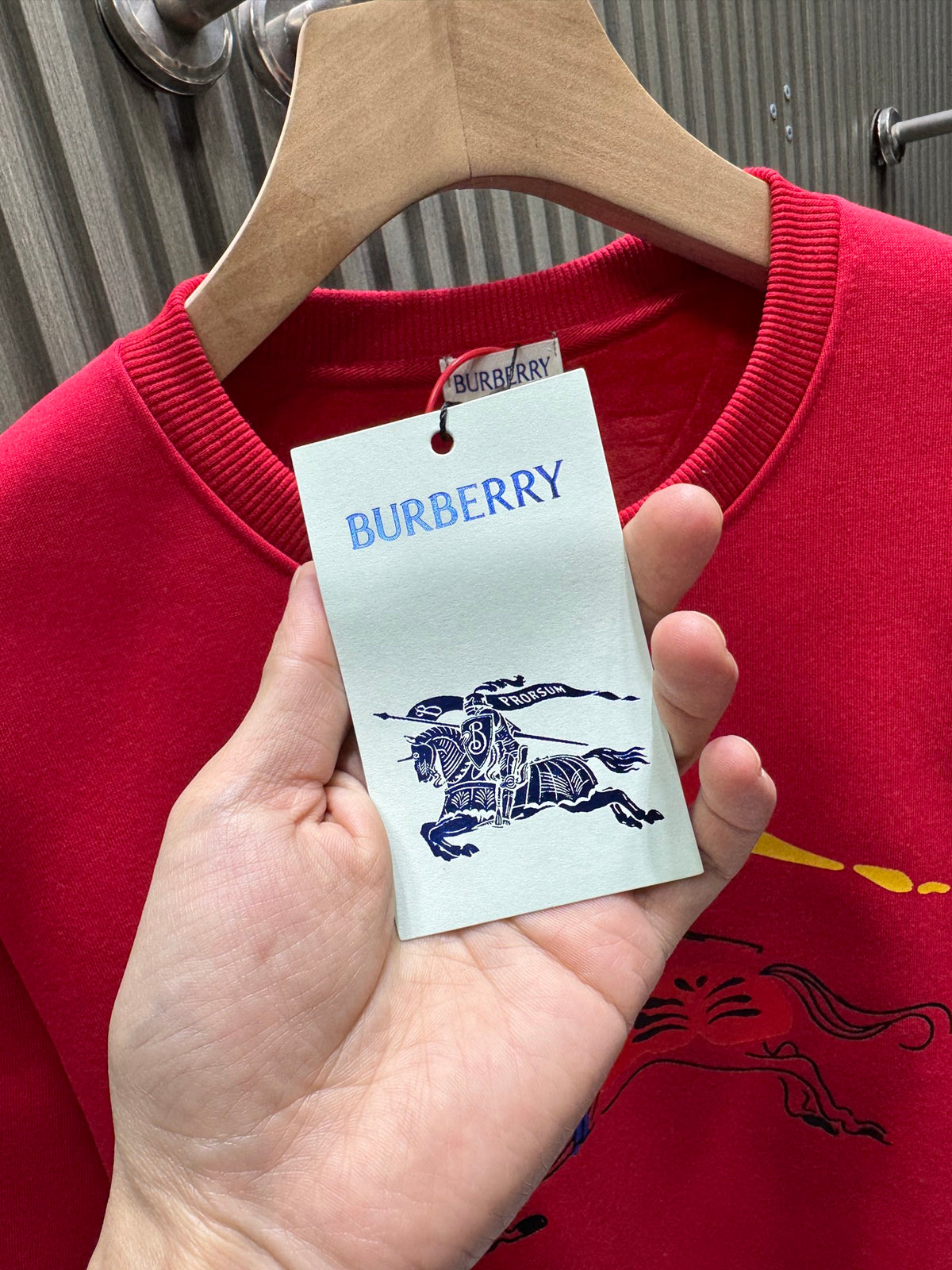 Classic Fit Hoodie-1014