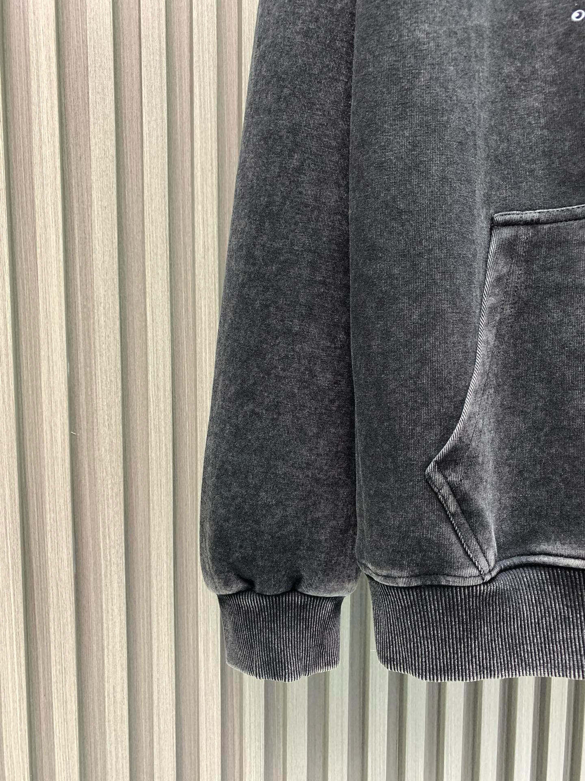 Classic Fit Hoodie-1024