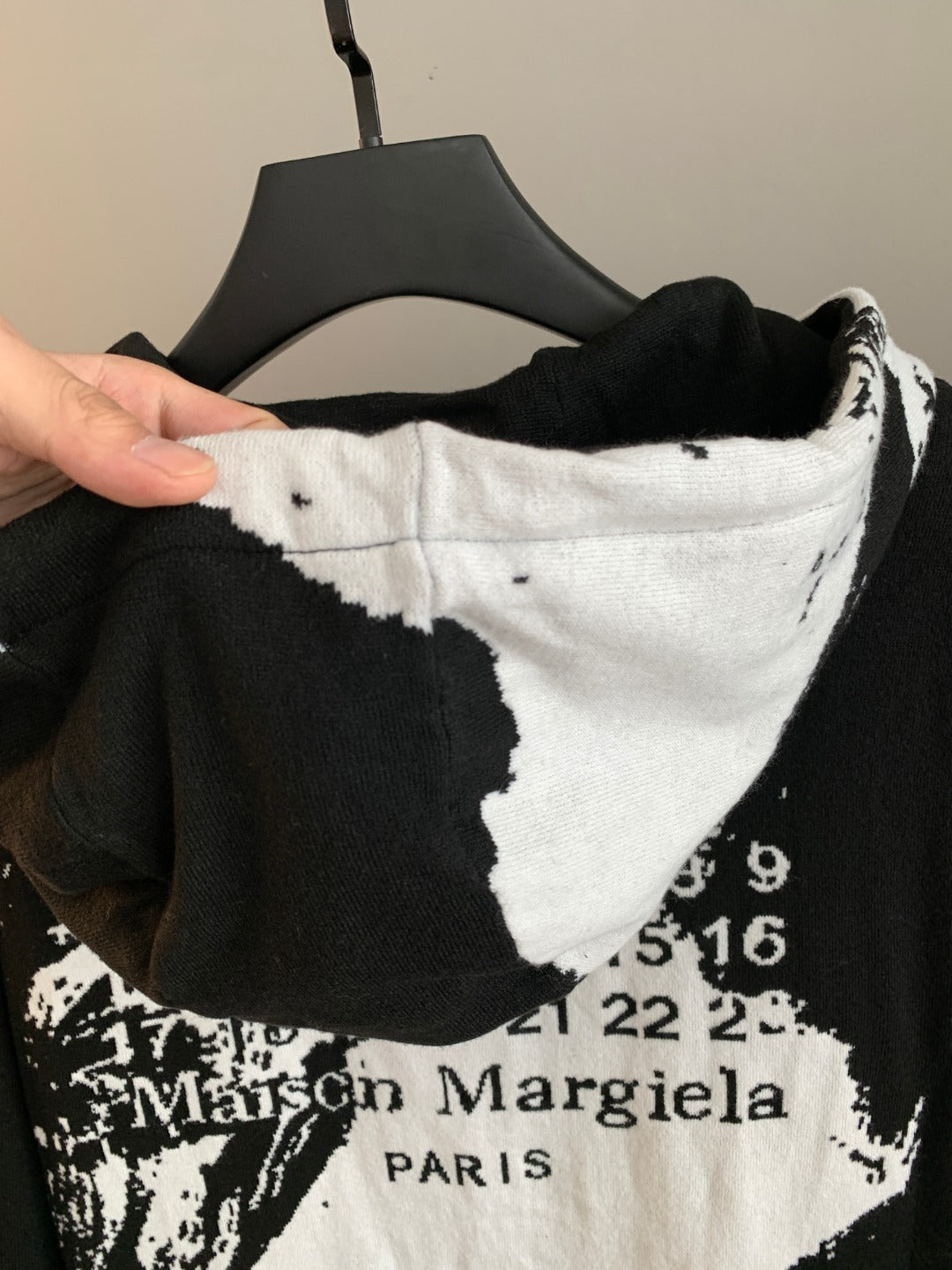 Classic Fit Hoodie-1044