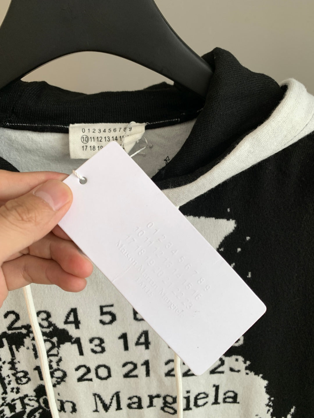 Classic Fit Hoodie-1044