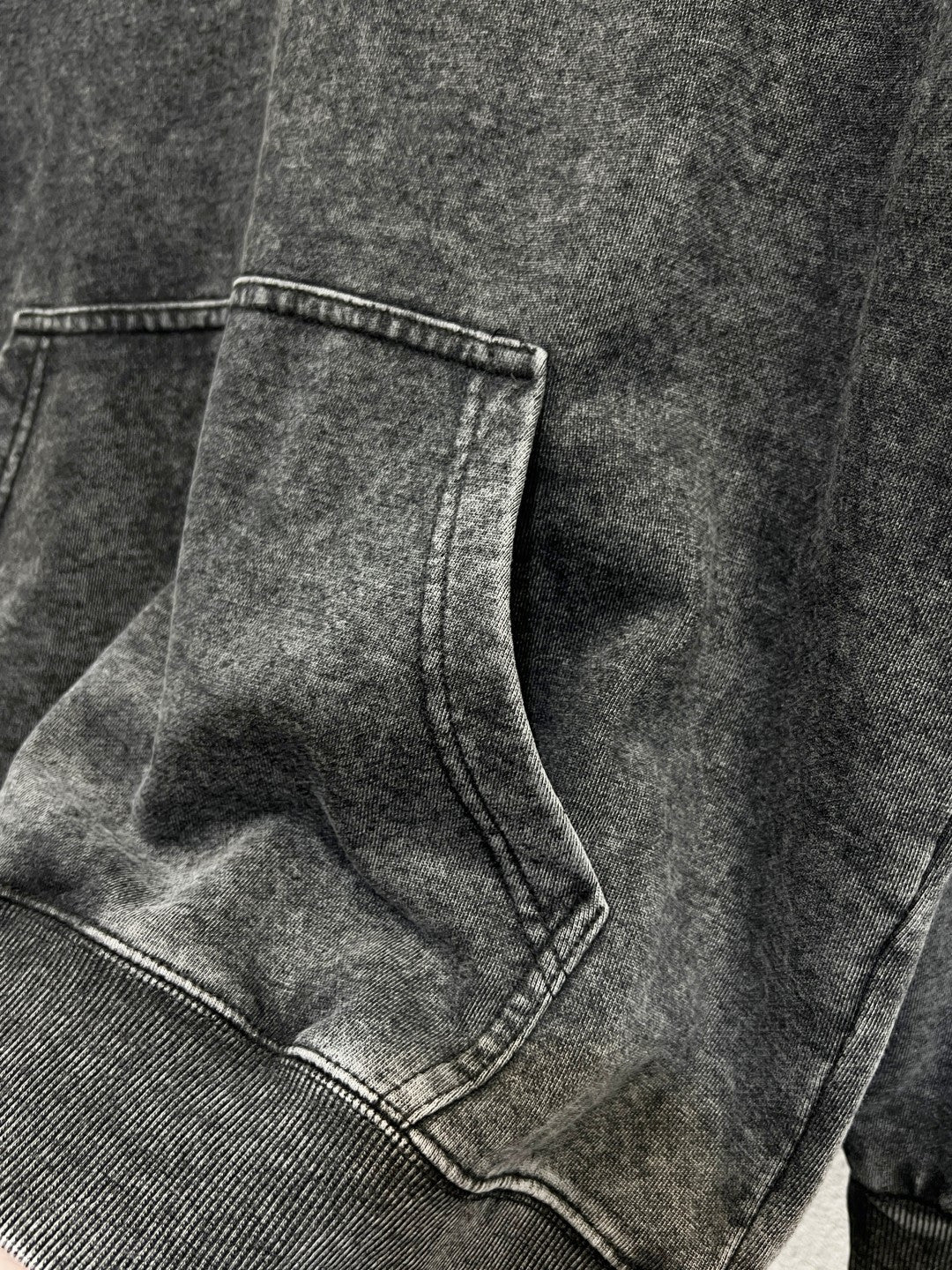 Classic Fit Hoodie-1048