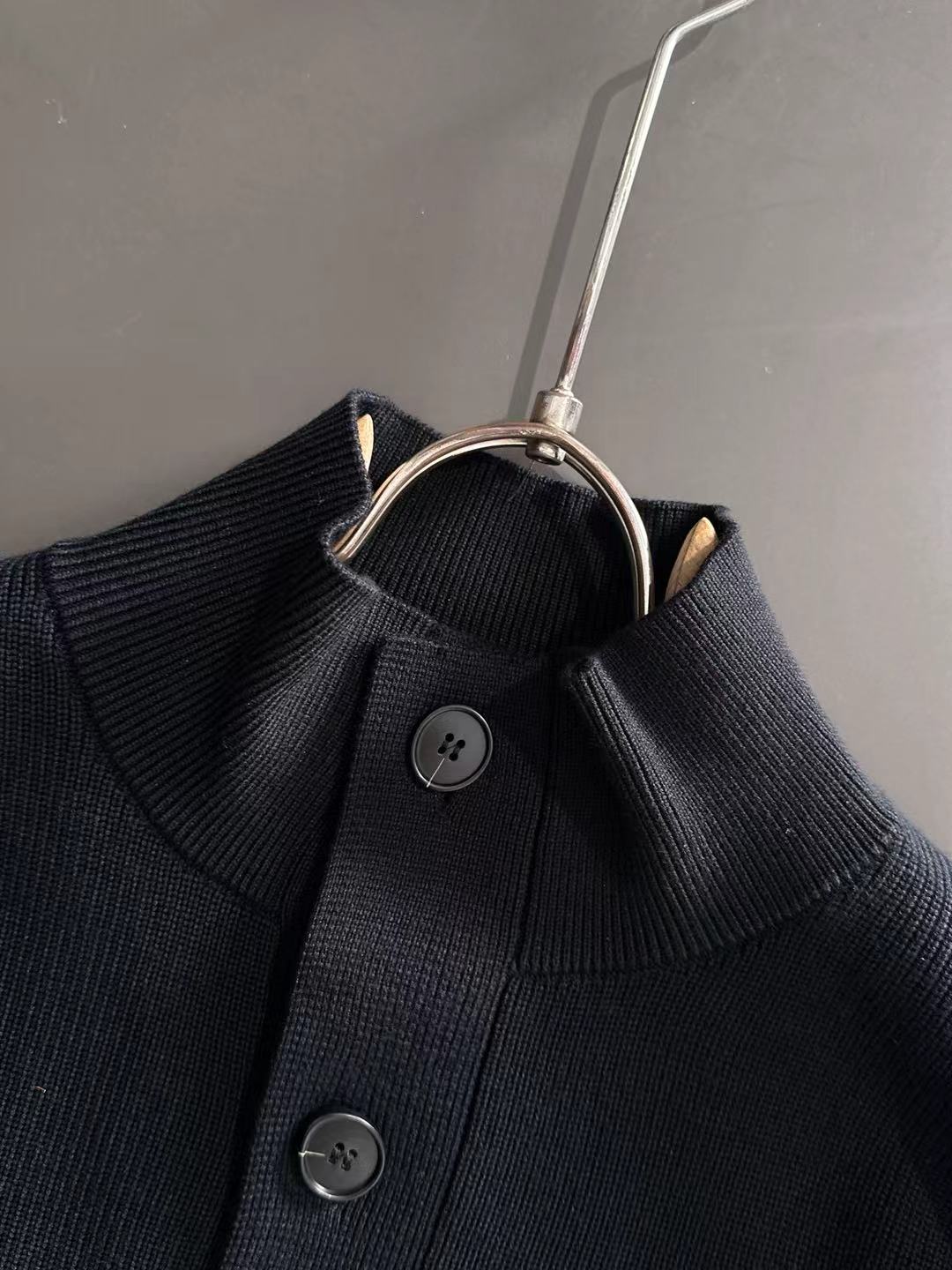 Classic Fashion Sweater-106