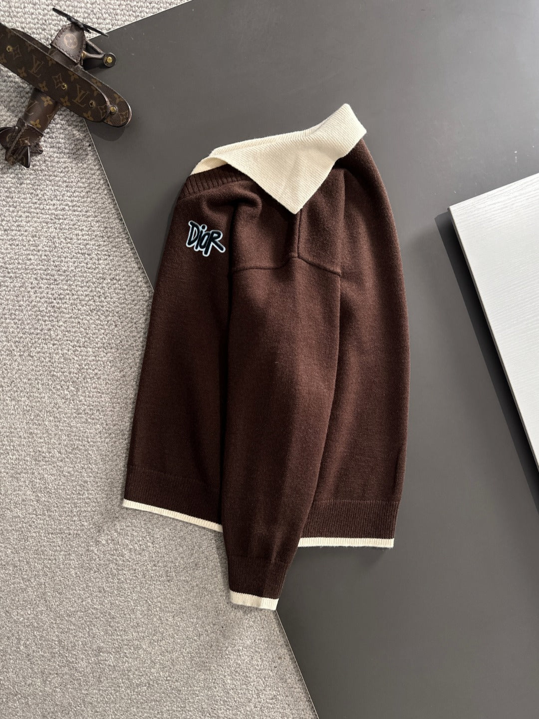 Classic Fashion Sweater-112