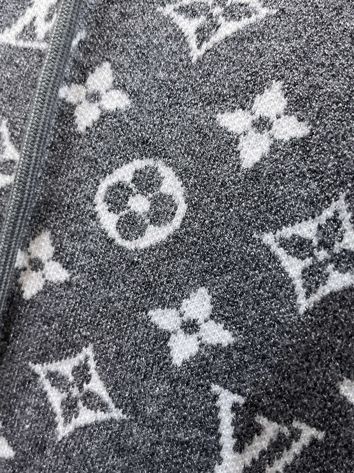 Classic Fashion Sweater-121