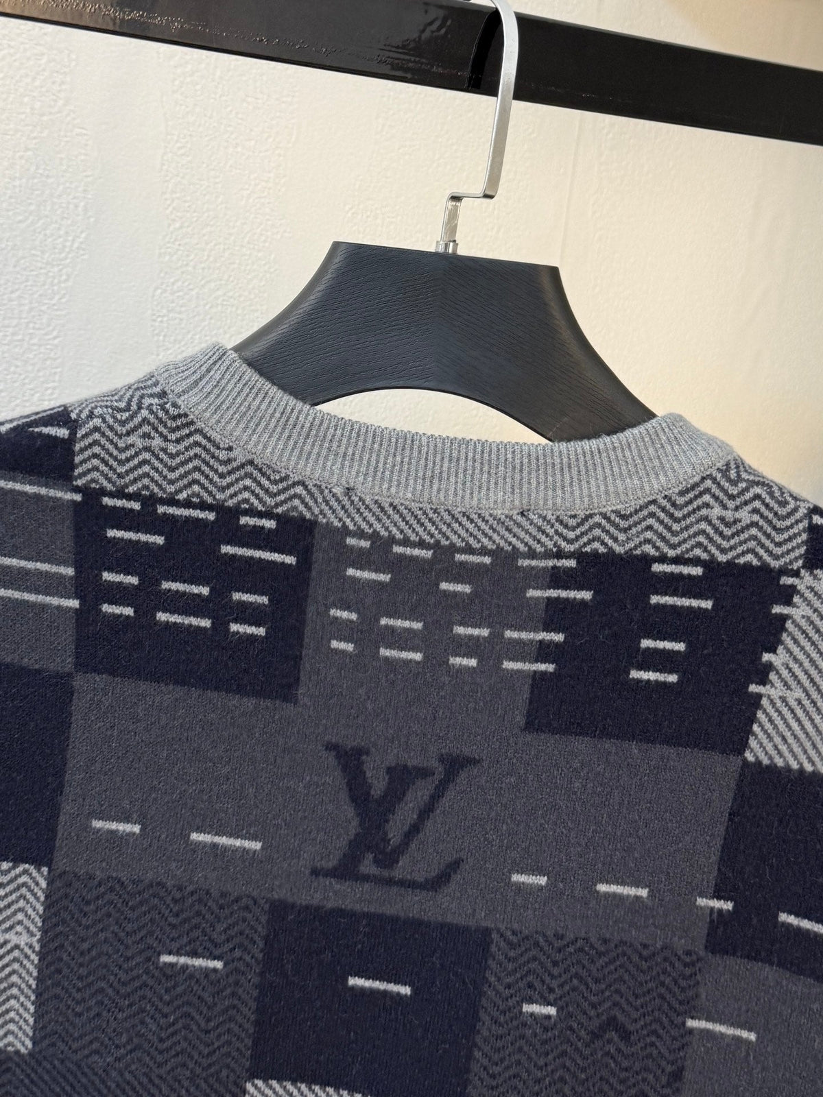 Classic Fashion Sweater-159