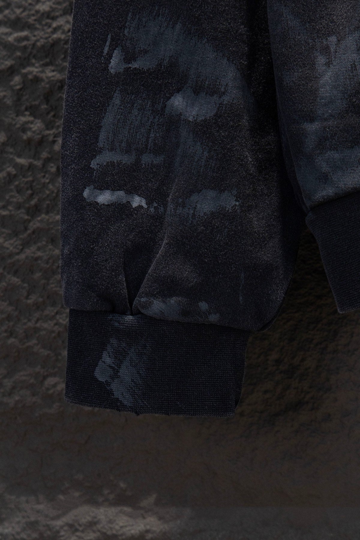 Classic Fit Hoodie-1016