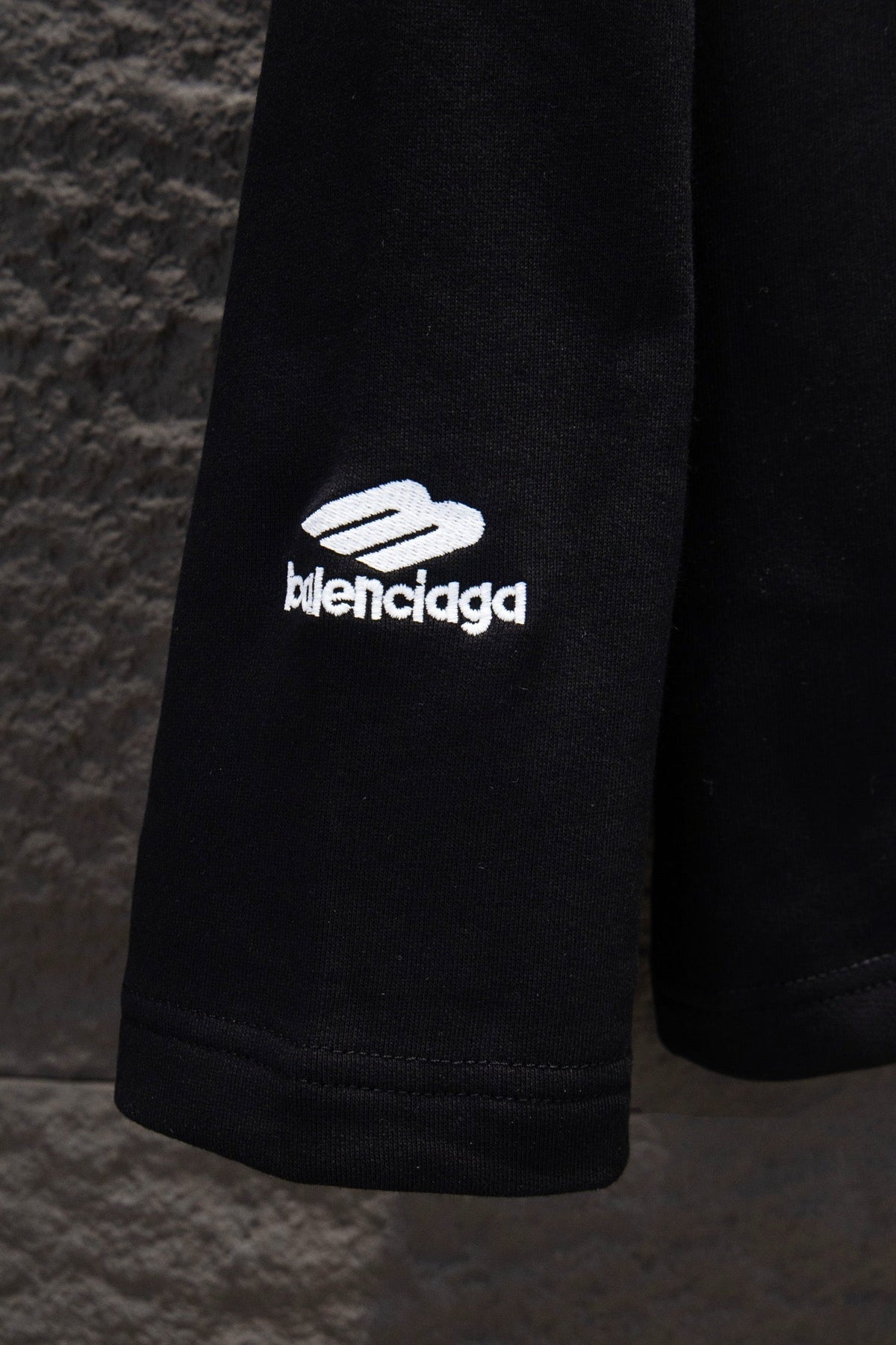 Classic Fit Hoodie-1018