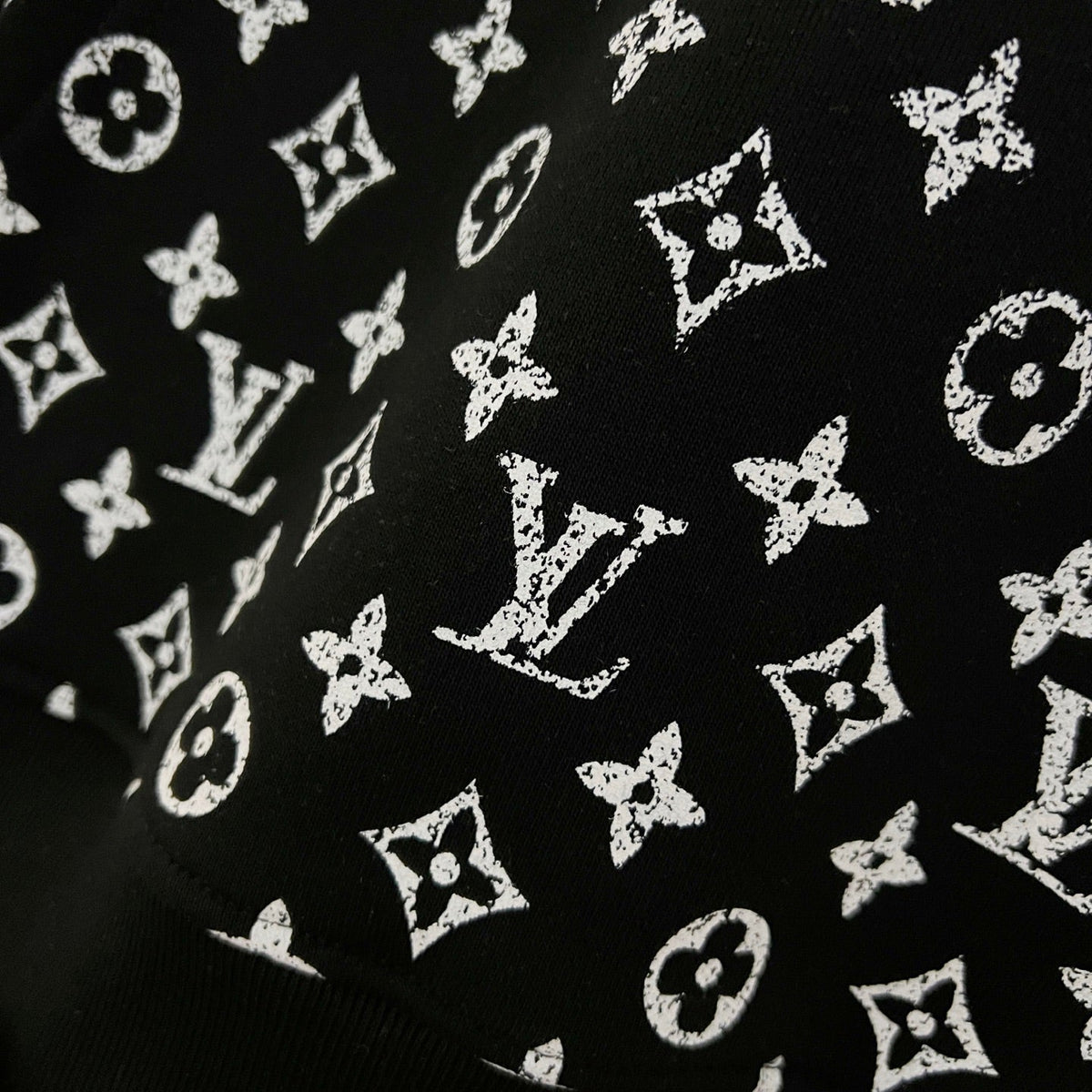 Classic Fit Hoodie-1040