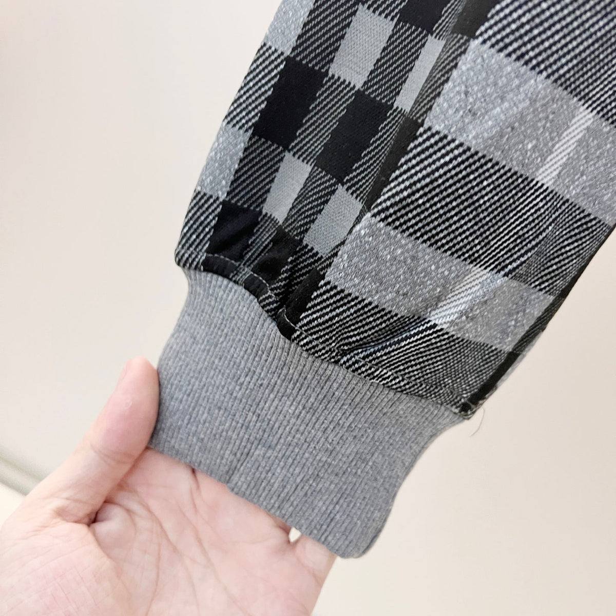 Classic Fit Hoodie-1042