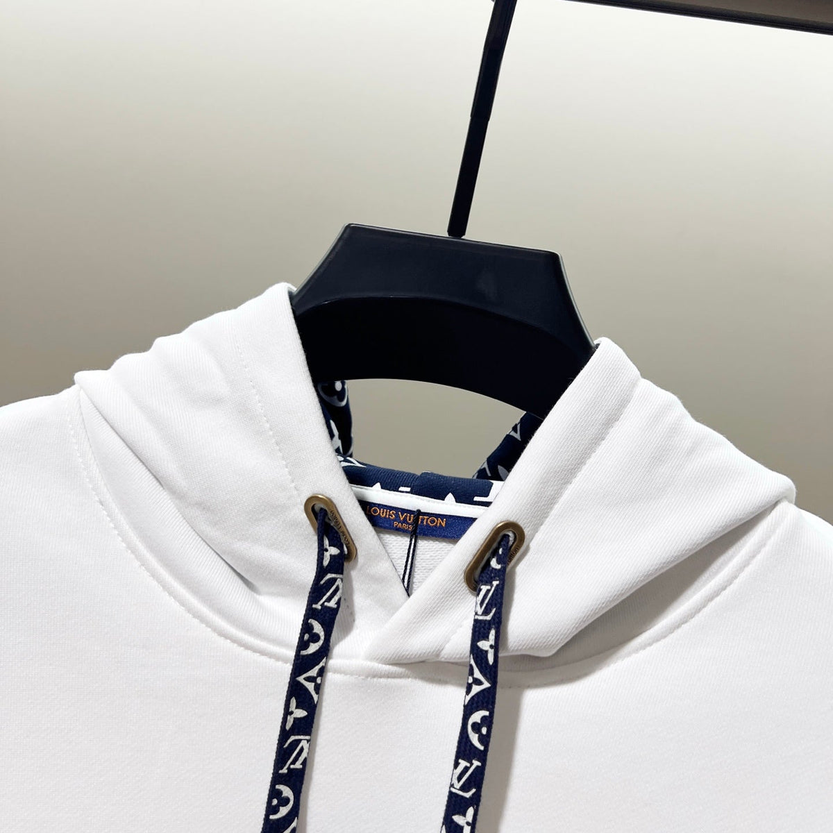 Classic Fit Hoodie-1062