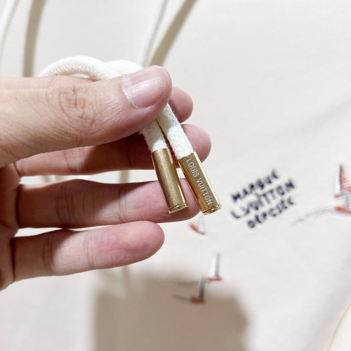 Classic Fit Hoodie-1064