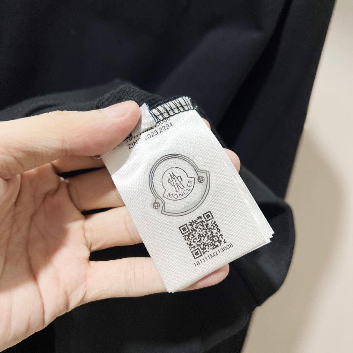 Classic Fit Hoodie-1076