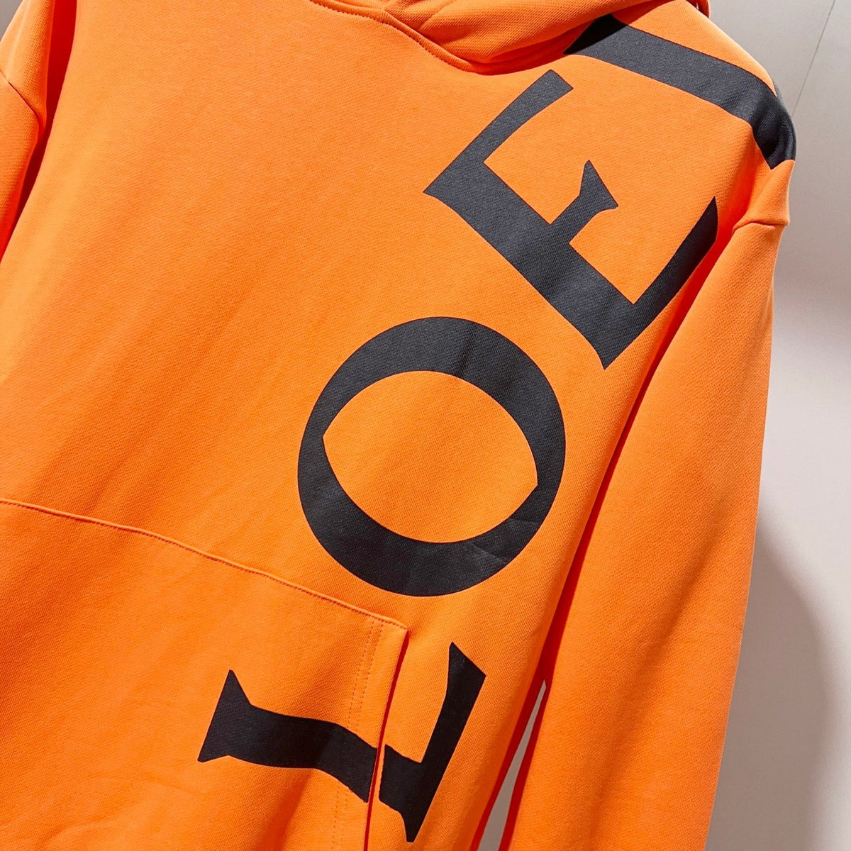 Classic Fit Hoodie-1089