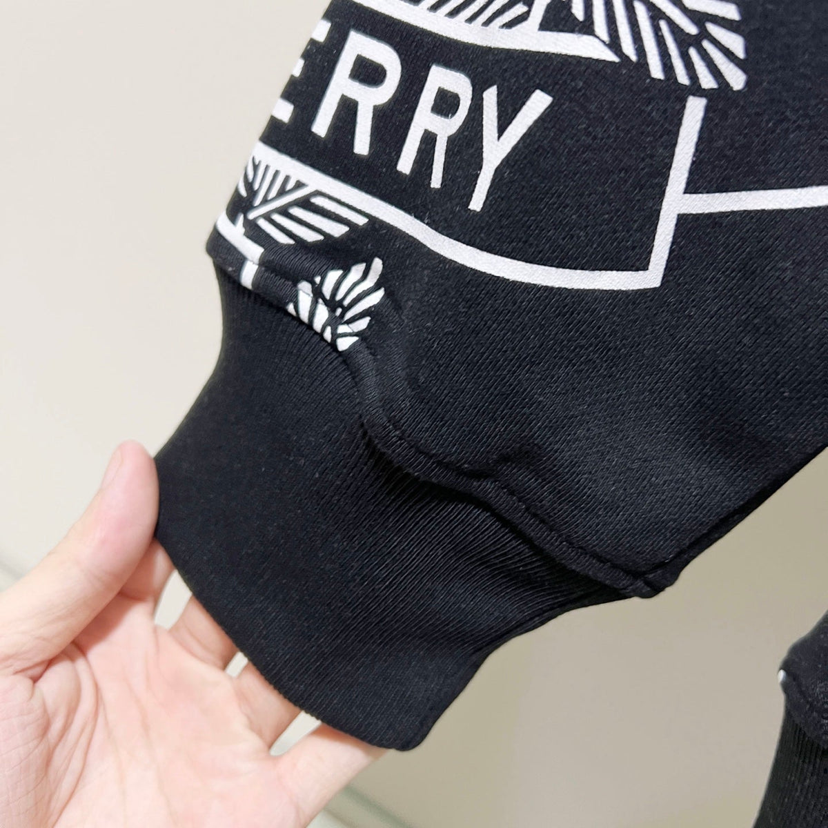 Classic Fit Hoodie-1096