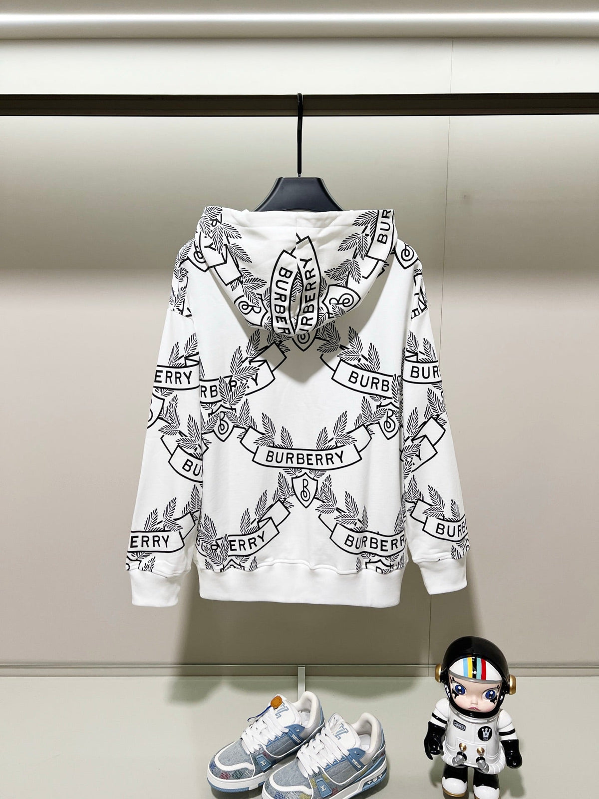 Classic Fit Hoodie-1097