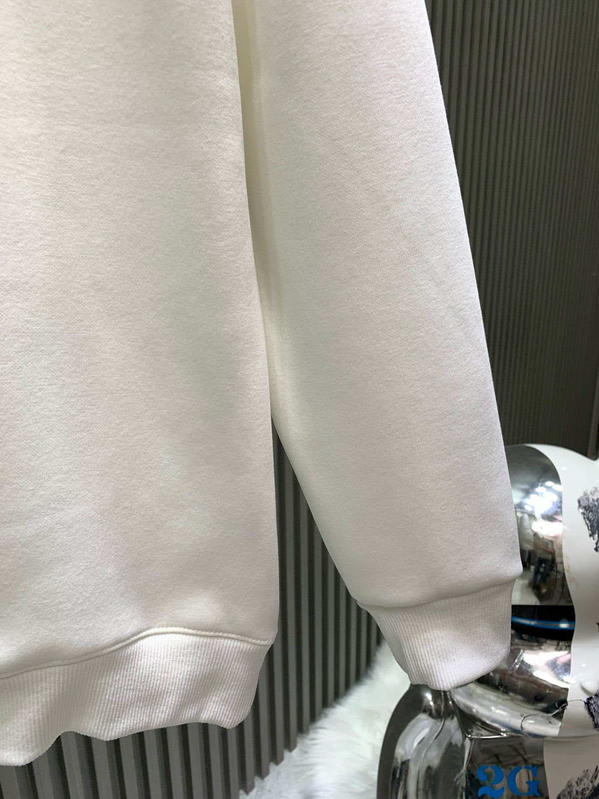 Classic Fit Hoodie-1005