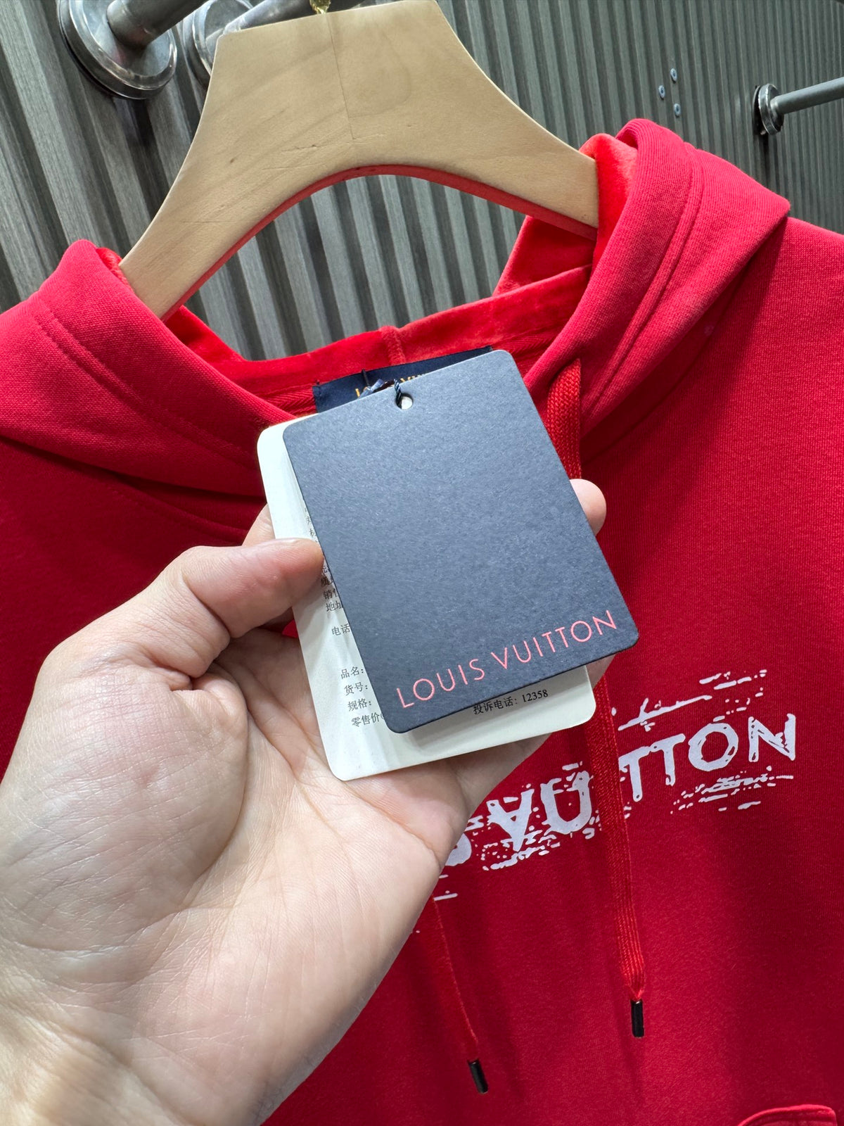 Classic Fit Hoodie-1018