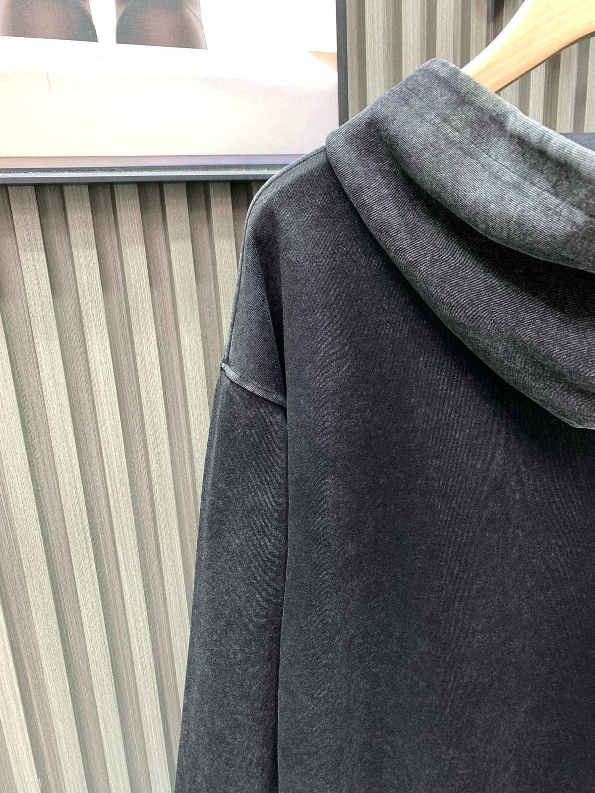 Classic Fit Hoodie-1022