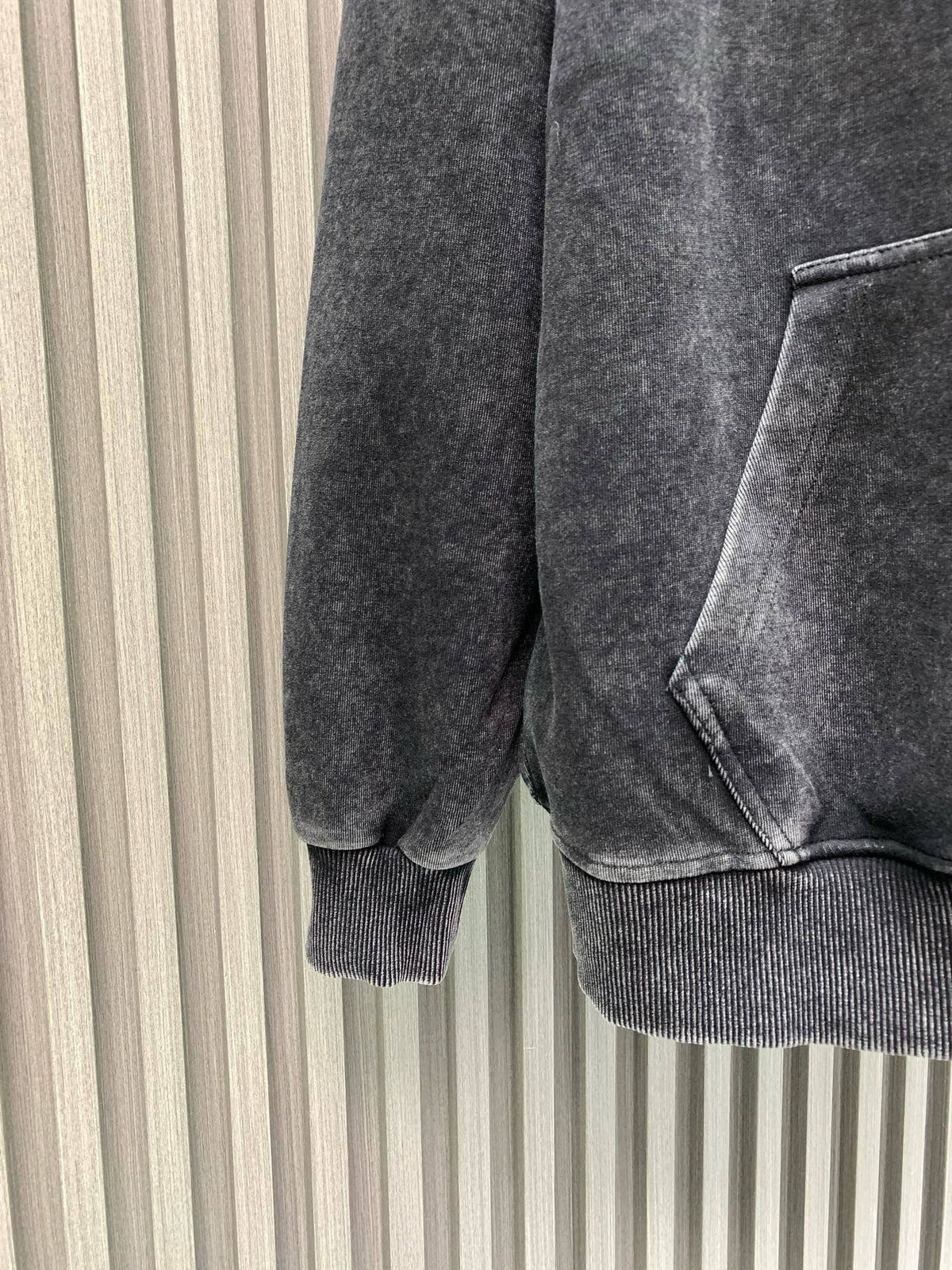 Classic Fit Hoodie-1022