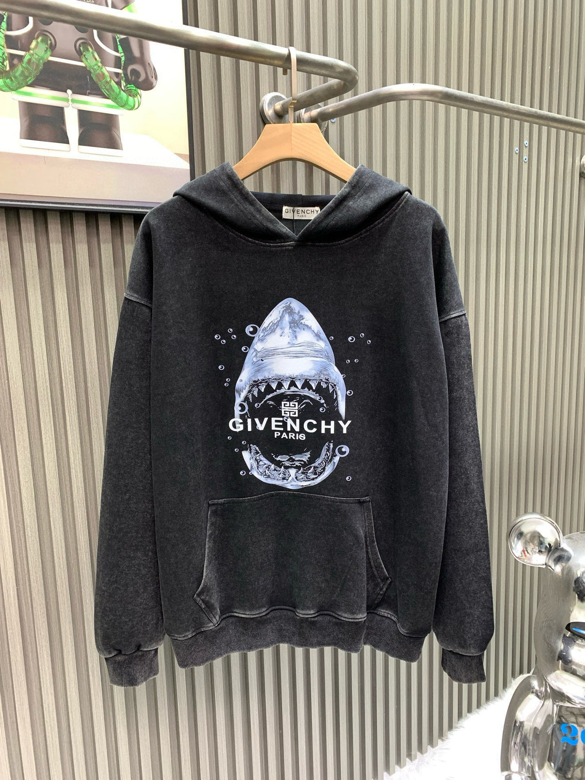 Classic Fit Hoodie-1024