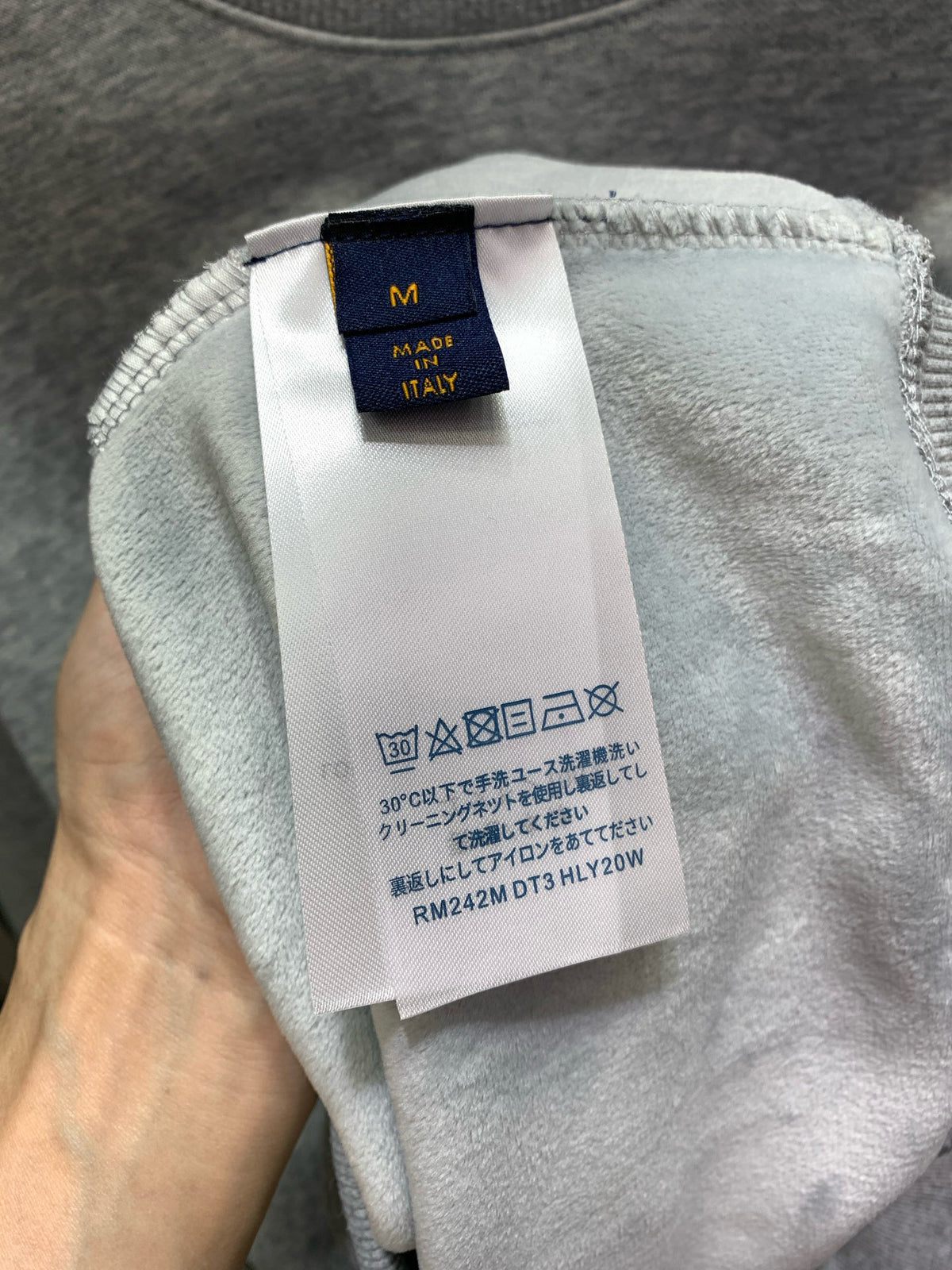 Classic Fit Hoodie-1027