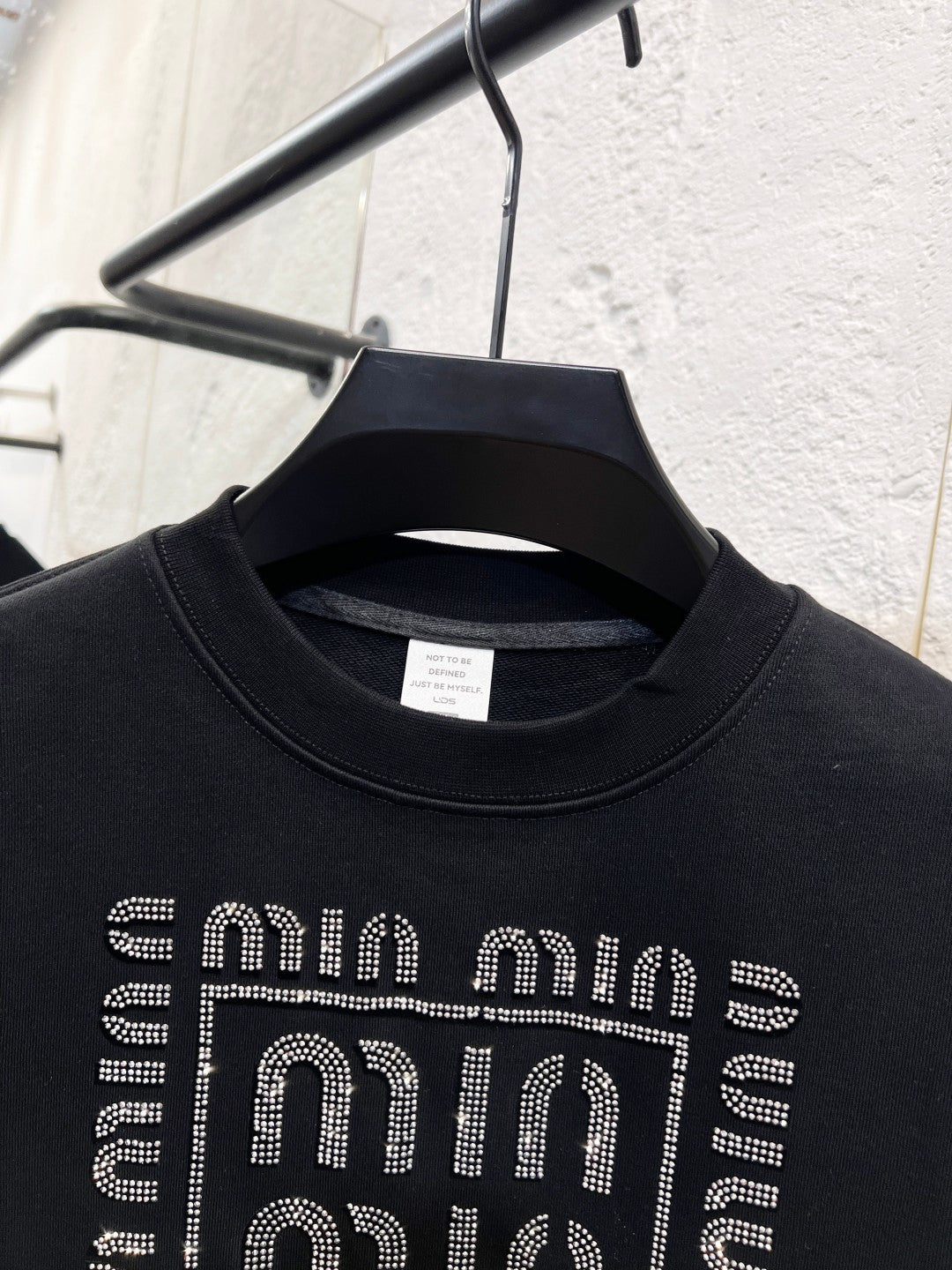 Classic Fit Hoodie-1031