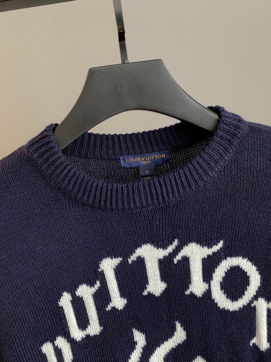 Classic Fit Hoodie-1043